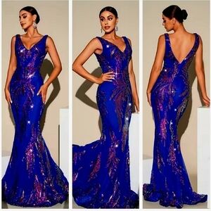 Blue, Graphic Print, Double V, Sleeveless, Contrast Sequined Mermaid Maxi Gown